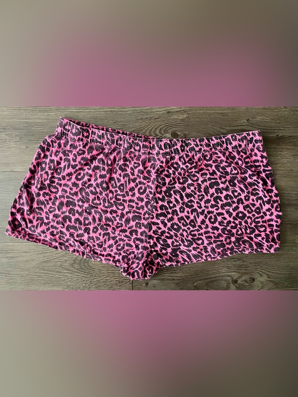๐ Vintage PINK Victoria's Secret Hot Pink Leopard Pajama Shorts ๐ - Picture 4 of 4